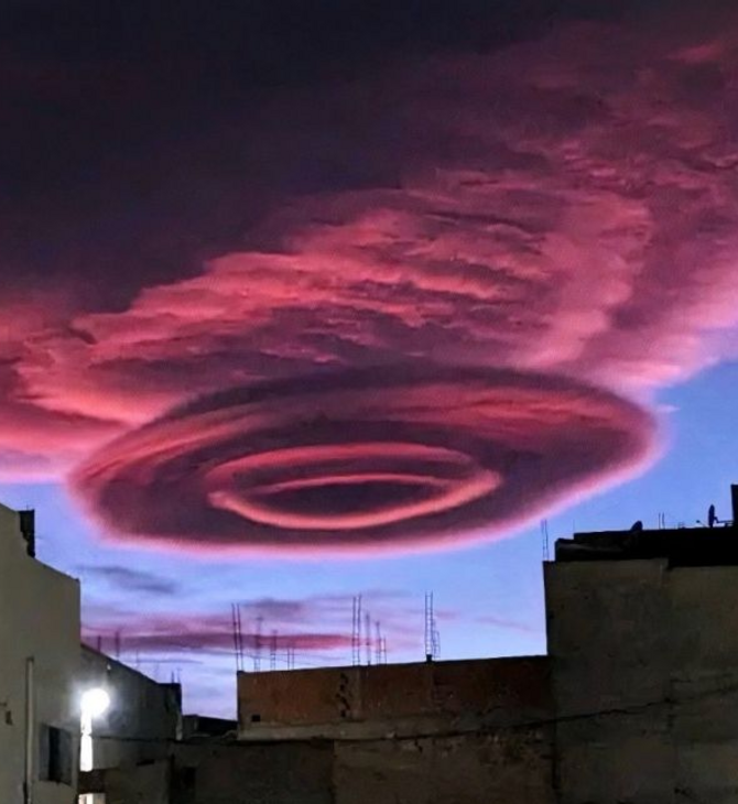 Η ανάρτηση Κολυδά για τα σύννεφα που έμοιαζαν με UFO