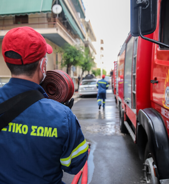 Φωτιά σε διαμερίσματα σε Νέα Σμύρνη και Βριλήσσια