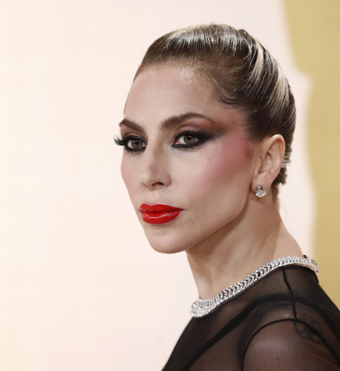Lady Gaga: Φουντώνουν οι φήμες περί εγκυμοσύνης - Η εμφάνιση που τις πυροδότησε