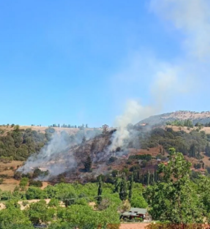 Φωτιά στην Αχαΐα: Σηκώθηκαν εναέρια μέσα