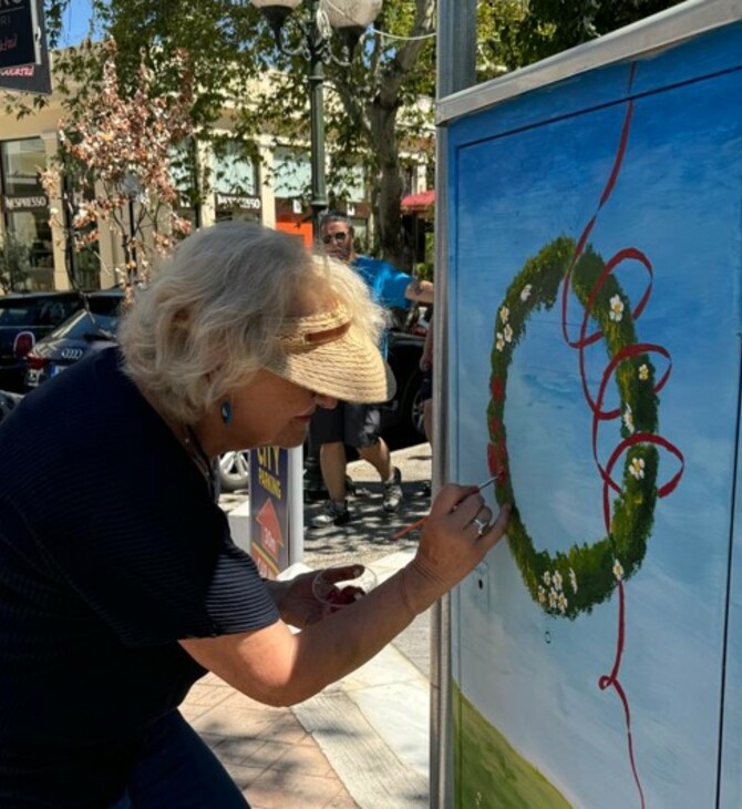 Σε «έργα τέχνης» μετέτρεψαν τα ΚΑΦΑΟ του Δήμου Κηφισιάς εθελοντές καλλιτέχνες