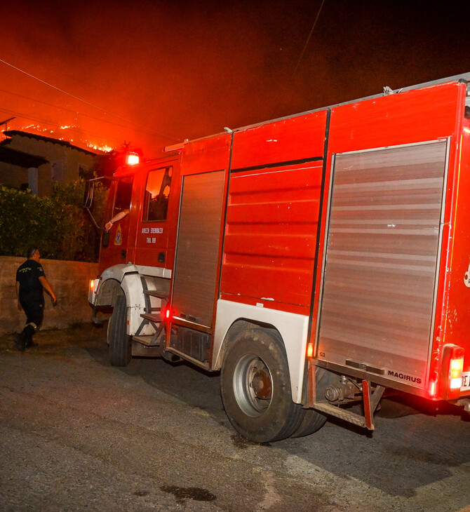 Φωτιά τώρα σε βιοτεχνία στη Μεταμόρφωση