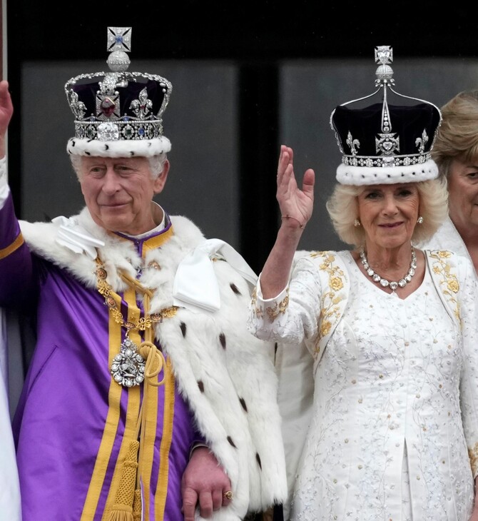 Ο βασιλιάς Κάρολος ανοίγει για πρώτη φορά στο κοινό την ιστορική αίθουσα που οδηγεί στο μπαλκόνι του Μπάκιγχαμ