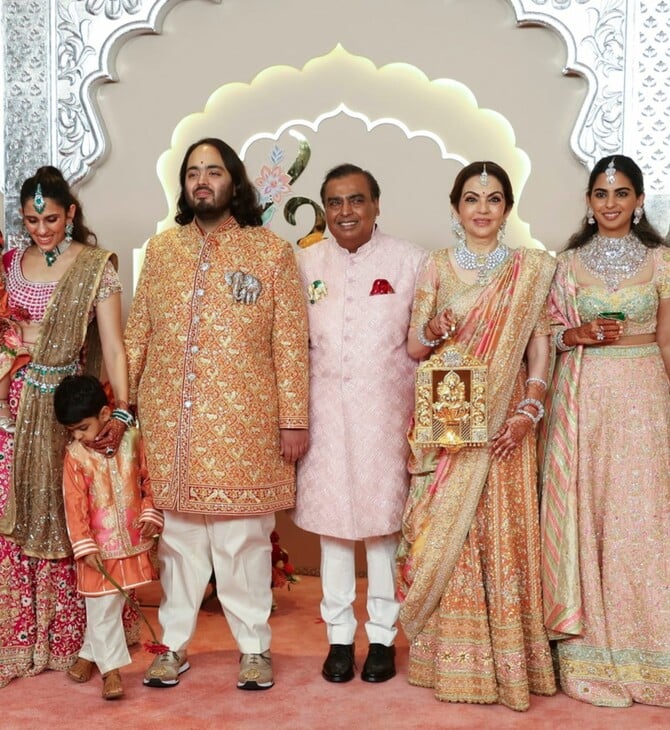 Ινδία: Χλιδή και επίδειξη πλούτου στον γάμο της χρονιάς