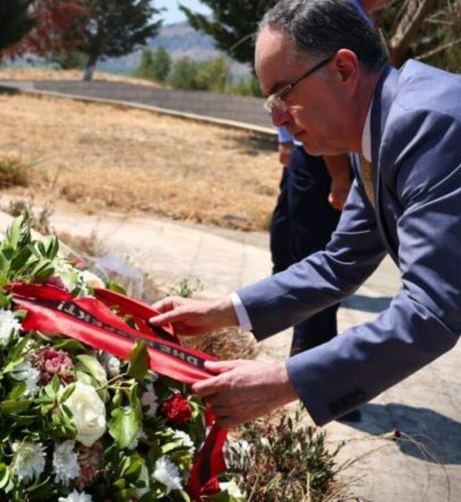 «Υπαινίσσεται εδαφικές διεκδικήσεις» λέει η Αθήνα για το «παρών» του προέδρου της Αλβανίας στο μνημείο των Τσάμηδων