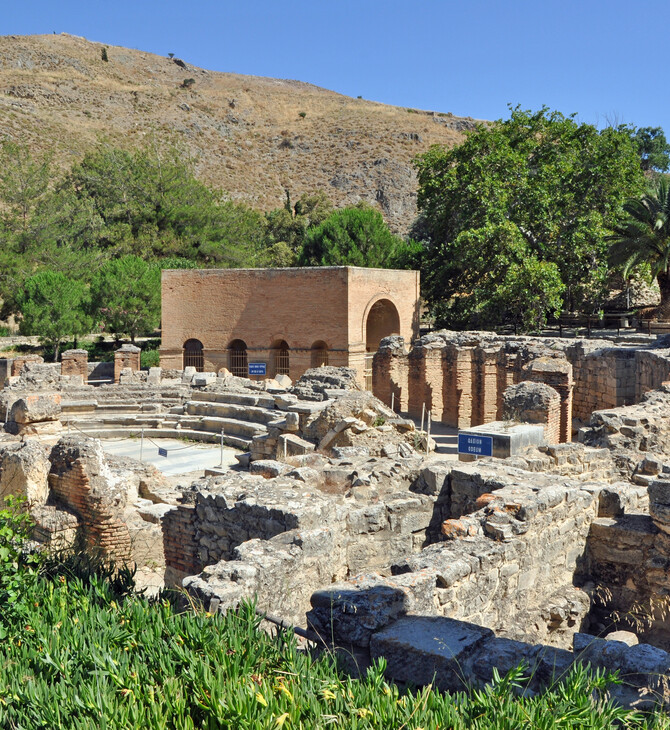 Ρήγματα σε Επαφή σε μια έκθεση στη Γόρτυνα