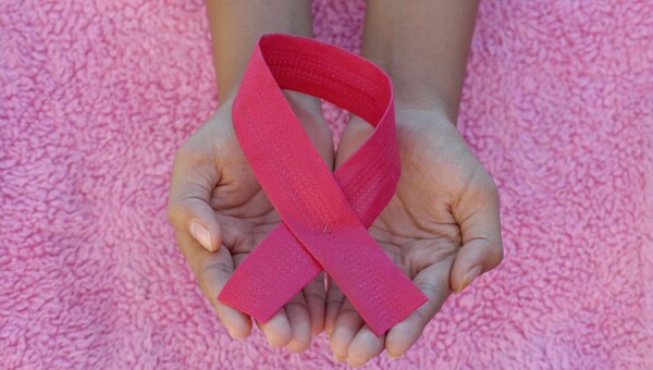 «Το σώμα σου σε καλεί - σήκωσέ το»: Η νέα καμπάνια ευαισθητοποίησης για τον καρκίνο του μαστού από την Teleperformance Greece