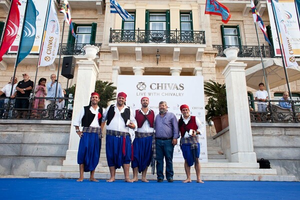 To Chivas Regal Χρυσός Χορηγός του Spetses Classic Yacht Race 2013