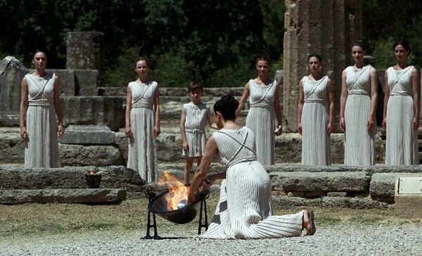 Ανάβει το μεσημέρι στην Αρχαία Ολυμπία η φλόγα των Χειμερινών Ολυμπιακών
