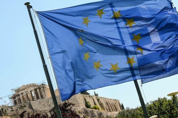 De Tijd: «Η Ελλάδα αρχίζει σιγά-σιγά να ορθοποδεί»