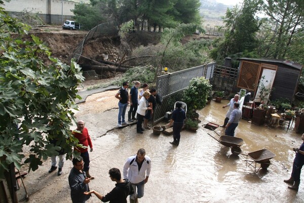 Ιταλία: Μια νεκρή και τρεις αγνοούμενοι από την κακοκαιρία