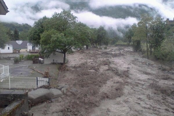 Kαταιγίδες πλήττουν Ελβετία και Γαλλία