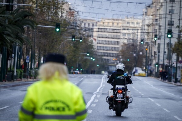 Κυκλοφοριακές ρυθμίσεις για το Πολυτεχνείο - Κλειστοί δρόμοι και αλλαγές δρομολογίων