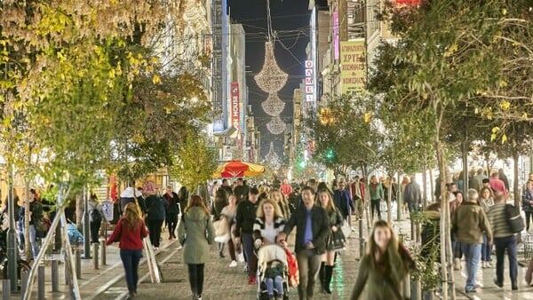 Αθήνα: Ανακοινώθηκε το εορταστικό ωράριο των καταστημάτων - Ποιες Κυριακές είναι ανοιχτά