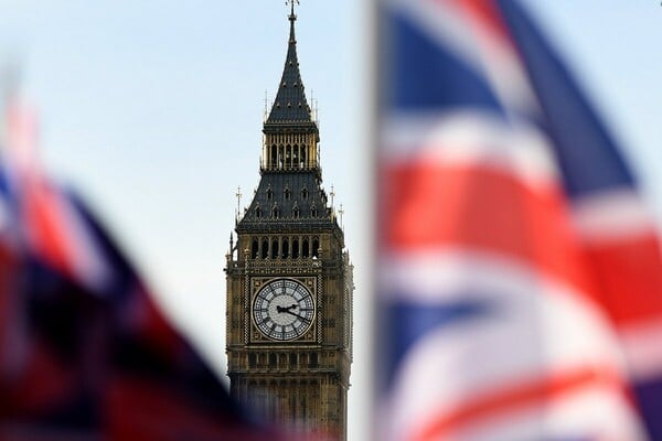 Brexit: Οι συντηρητικοί βουλευτές ζητούν έξοδο από την ΕΕ υπό τους ήχους του Μπιγκ Μπεν