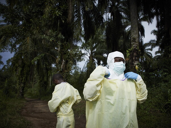 Κονγκό: Περισσότεροι από 2000 νεκροί από την επιδημία του ιού Έμπολα