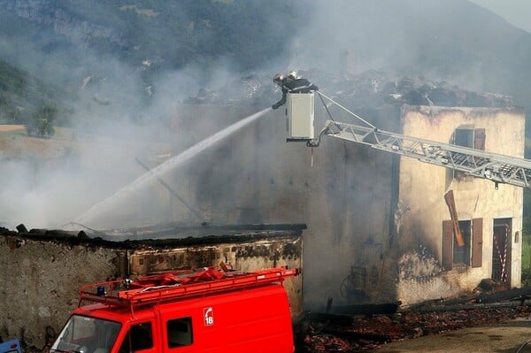 Τραγωδία στη Γαλλία: Νεκρά δύο παιδιά από πυρκαγιά σε σπίτι