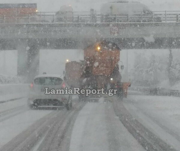 Κακοκαιρία Ζηνοβία: Προβλήματα από τις χιονοπτώσεις σε Στερέα Ελλάδα, Κρήτη και Πελοπόννησο