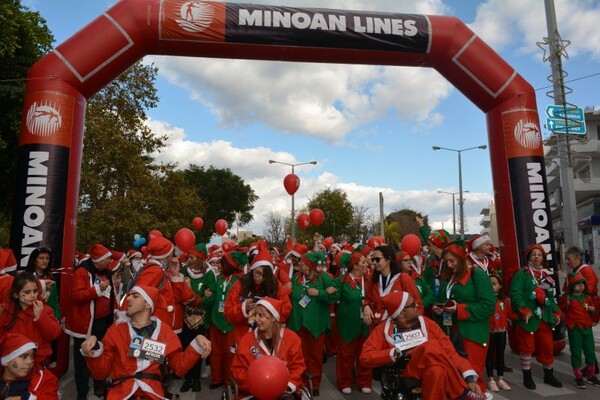 Santa Run - Χανιά: Εκατοντάδες Άγιοι Βασίληδες γέμισαν τους δρόμους