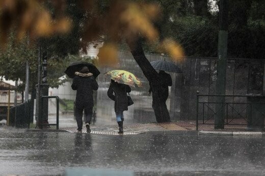 Άστατος σήμερα ο καιρός - Βροχές, καταιγίδες και λίγα χιόνια σε κάποιες περιοχές