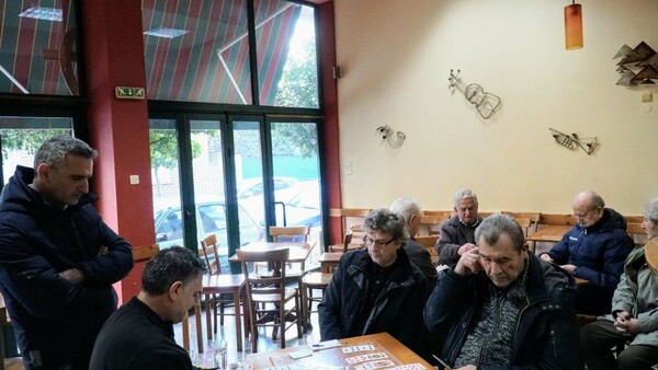 Στη Λάρισα ετοιμάζουν το πρώτο καφενείο για καπνιστές - Πώς θα λειτουργεί και ποιοι θα μπαίνουν ως πελάτες