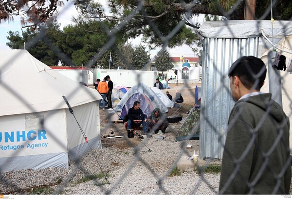 Αντίθετη σε κλειστή δομή στις Σέρρες η Βουλγαρία: «Ο στρατός μας θα αντιδράσει»