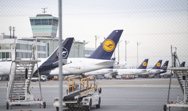 Handelsblatt: Προς οικονομική βοήθεια η Lufthansa λόγω κορωνοϊού