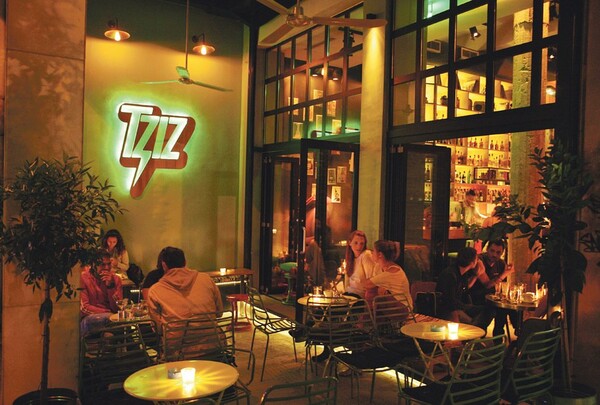 TZIZ COFEE ‘N’ BAR