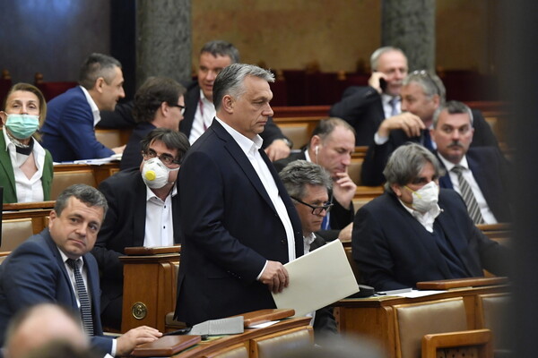 Κορωνοϊός: «Υπερεξουσίες επ'αόριστον» στην κυβέρνηση της Ουγγαρίας - Έντονες αντιδράσεις