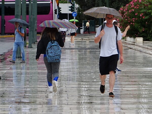 Έντονη κακοκαιρία τις επόμενες ώρες - Έρχονται καταιγίδες και χαλάζι