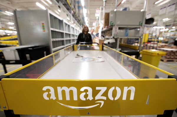 Κορωνοϊός: Εργαζόμενοι της Amazon προσφεύγουν για ελλειπή μέτρα - «Κόλλησα συγγενή μου και πέθανε»