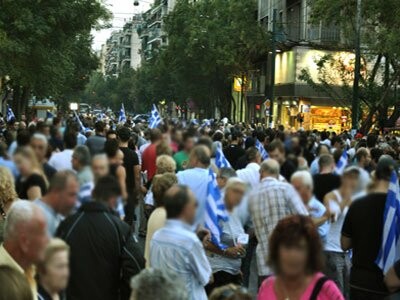 Επιθέσεις σε καταστήματα αλλοδαπών στο κέντρο, δακρυγόνα και προσαγωγές