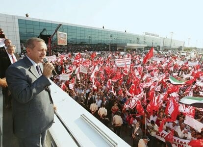 Στην αναμπουμπούλα ο “γκρίζος” λύκος χαίρεται