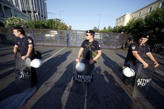 Γέμισε από αστυνομικούς το κέντρο