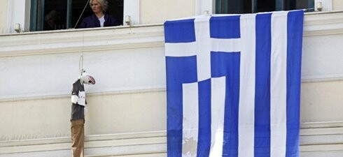 Μόνο με υπογραφή η δόση