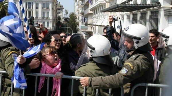 Παρέλαση με προσκλήσεις την 25η Μαρτίου