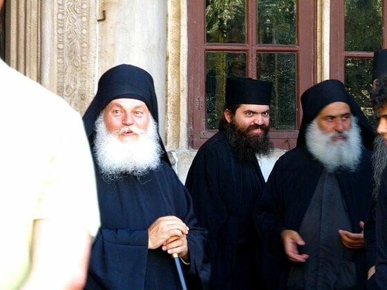 Η αδελφότητα του Βατοπεδίου αγανακτεί για τον Εφραίμ