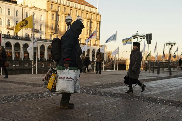 Ένας στους πέντε ανθρώπους στην Γερμανία απειλείται με φτώχεια ή κοινωνικό αποκλεισμό