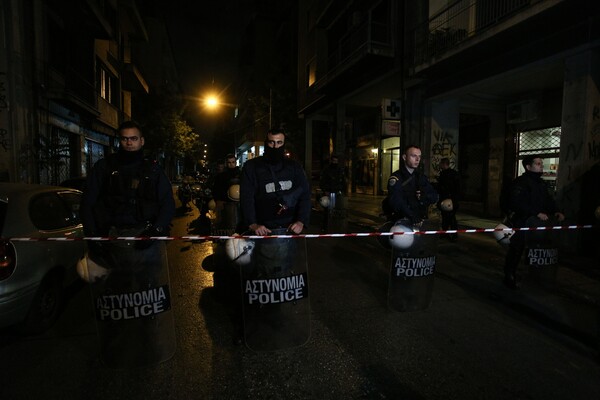 Handelsblatt: Στη σκιά του φόβου και της βίας η Αθήνα