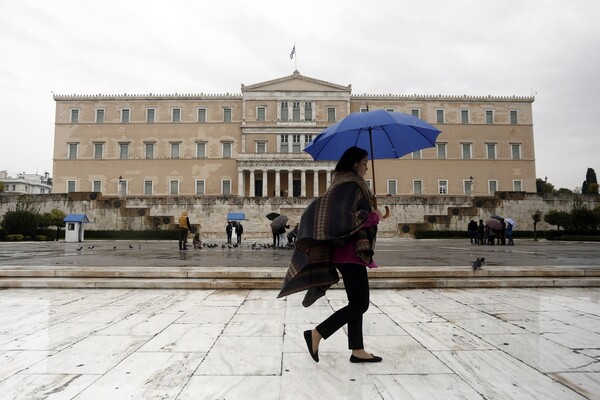 Ισχυρές καταιγίδες και πτώση της θερμοκρασίας