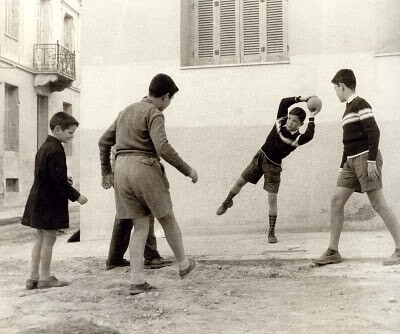 Μιλώντας για τις γειτονιές της Αθήνας