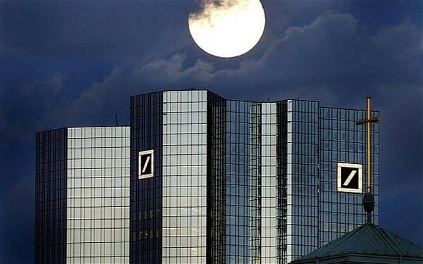 Έκρυβε «τοξικά» η Deutsche Bank