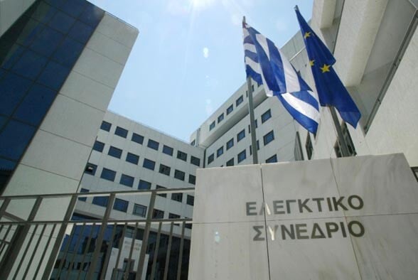 Αντισυνταγματικές οι μειώσεις στις συντάξεις