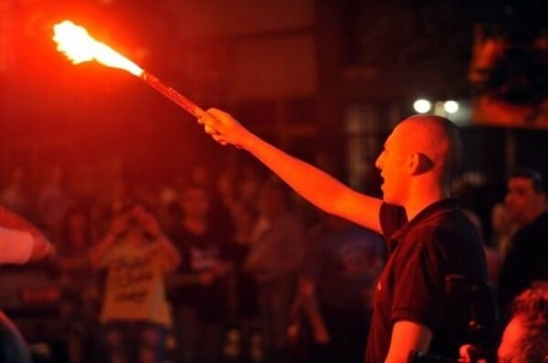 Μήνυση Χ.Α. σε στέλεχος του ΚΚΕ που τους είπε «καθάρματα»