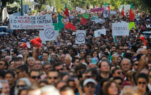 Άλλα μέτρα αναζητά η κυβέρνηση στην Πορτογαλία