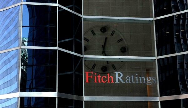 Fitch: Η ανταλλαγή των ελληνικών ομολόγων στηρίζει την πλήρη επάνοδο της Ελλάδας στις αγορές