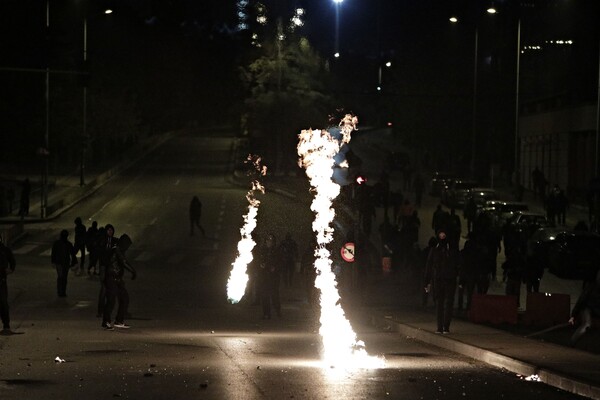 Φωτογραφίες από τα σοβαρά επεισόδια στο ΑΠΘ στη Θεσσαλονίκη