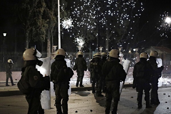 Φωτογραφίες από τα σοβαρά επεισόδια στο ΑΠΘ στη Θεσσαλονίκη