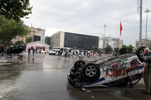 Όταν ξημέρωσε στην πλατεία Ταξίμ