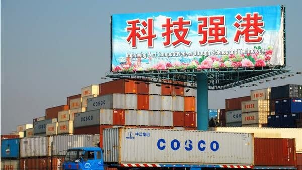 Η Cosco φέρνει την «άνοιξη» στο μεγάλο λιμάνι